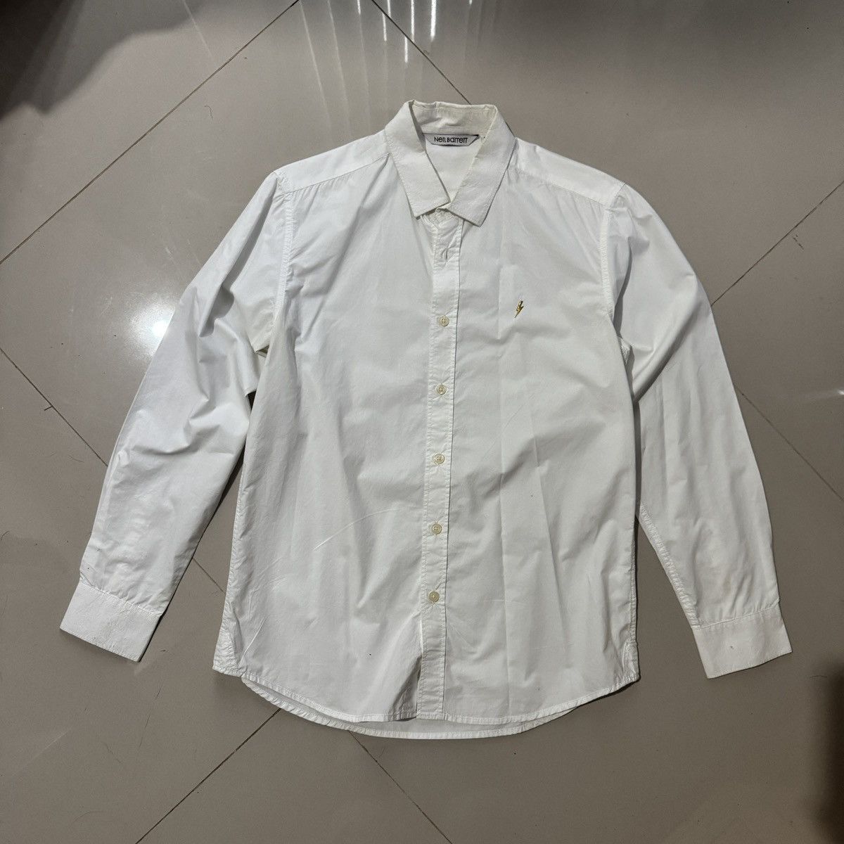 Neil Barrett DESIGNER NEIL BARRETT WHITE BUTTON UPS SHIRT Size US S / EU 44-46 / 1 - 1 Thumbnail