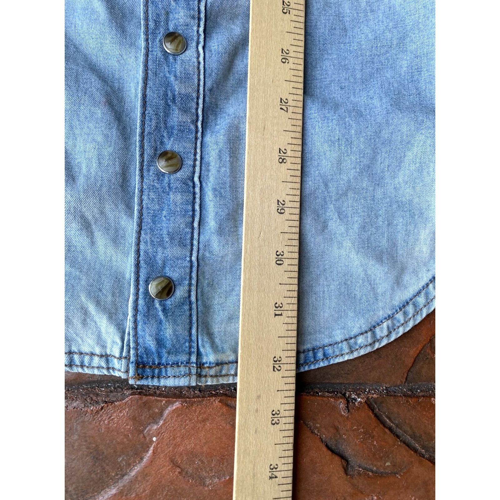 Cult Of Individuality VINTAGE Cult of Individuality Women's Full Zip Pearl Snap Long Sleeve Denim Shirt Small Denim Shirt Women’s Short Sleeve? Wait. Size S / US 4 / IT 40 - 7 Thumbnail
