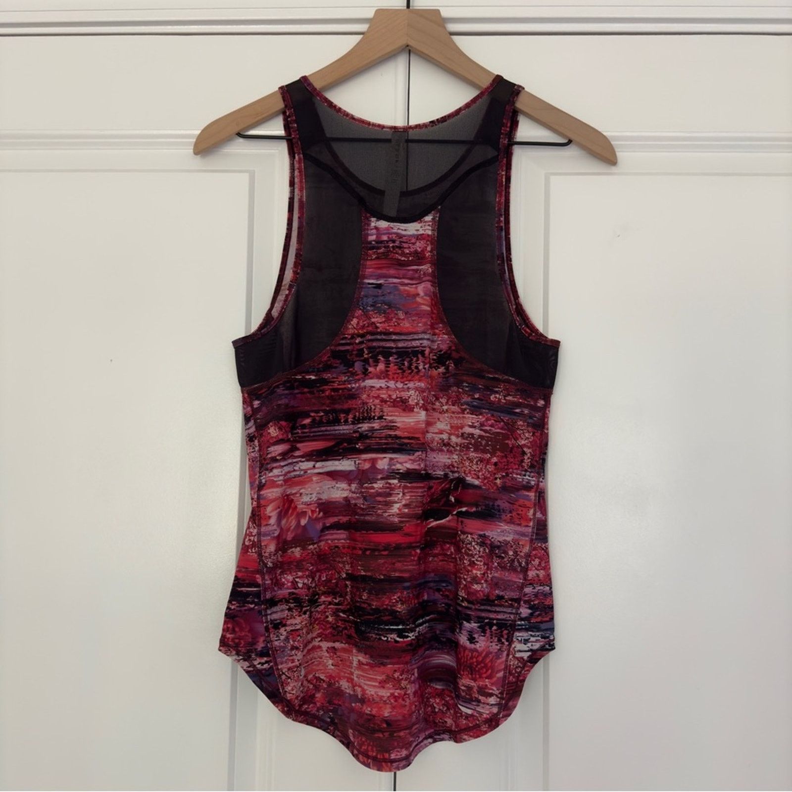 Lululemon Lululemon Sculpt Tank II in Dahliascape Multi / Black size 4 Size S / US 4 / IT 40 - 4 Thumbnail