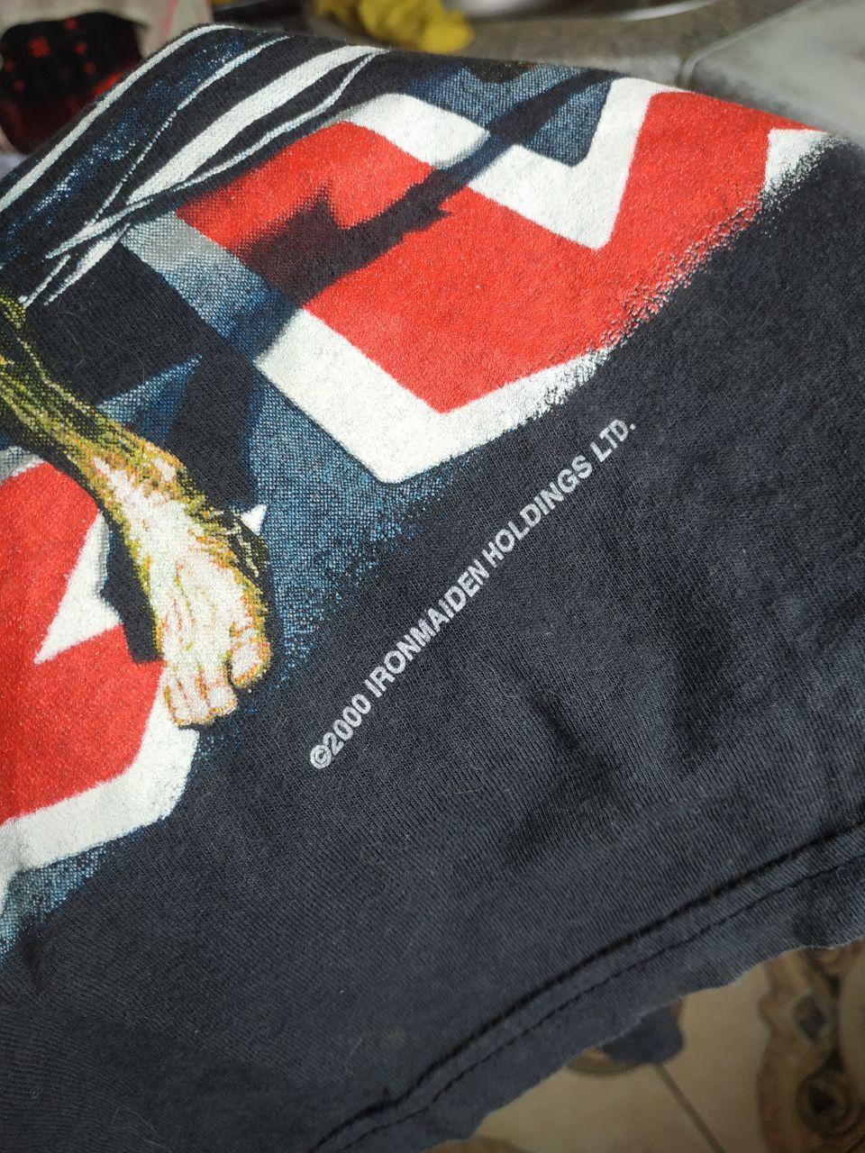 Iron Maiden Iron Maiden — 2000 Earls Court "That's Me Mum" Tee Vintage Size US M / EU 48-50 / 2 - 3 Thumbnail