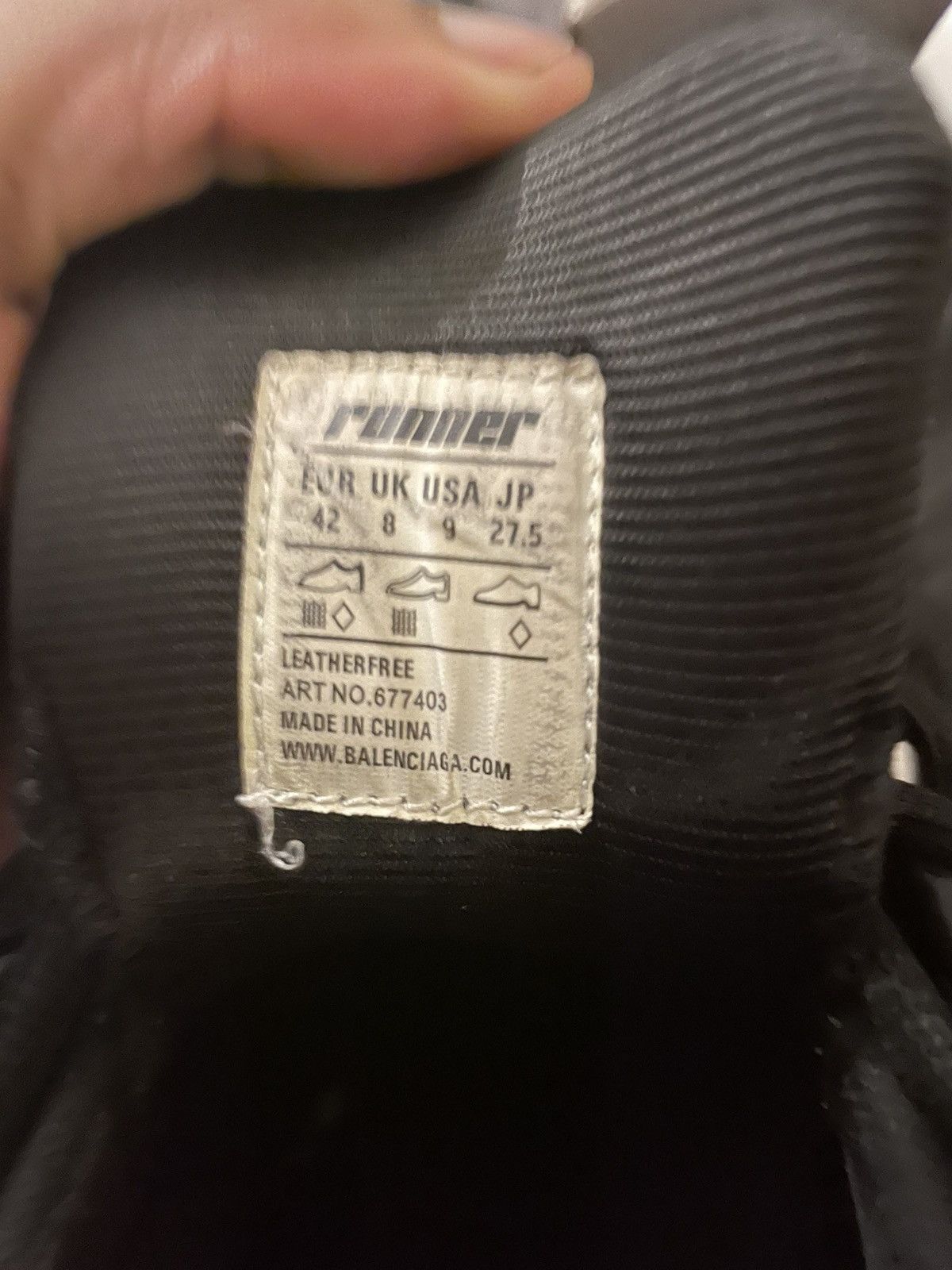 Other Runner black and white Size US 9.5 / EU 42-43 - 2 Thumbnail