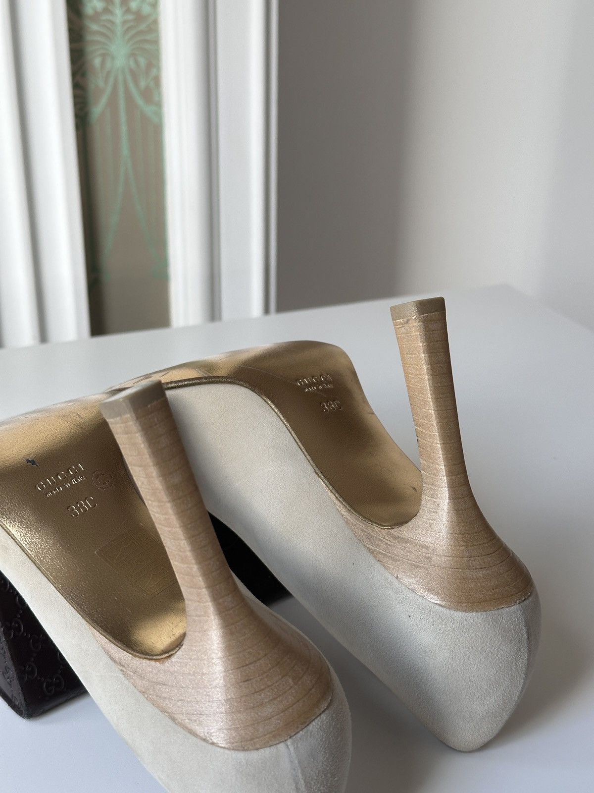 Gucci Gucci Nubuck Beige Black Metal Toe Heels Size 38 US 8 Size US 8 / IT 38 - 11 Thumbnail