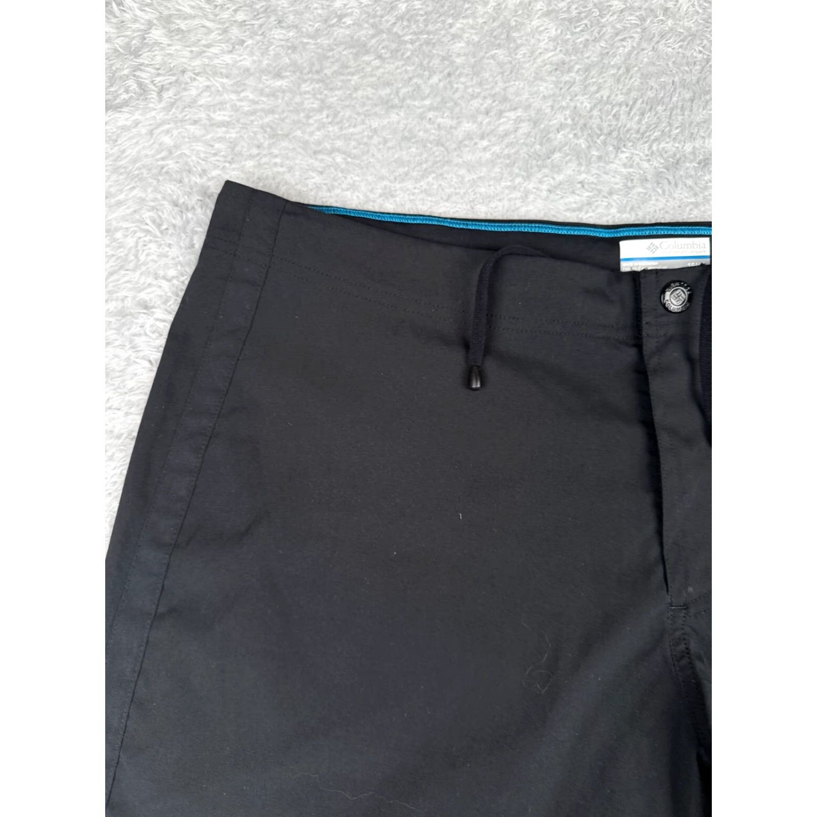 Vintage Columbia Shorts Women Black Nylon Shield Sweat Zipper Pockets Hike Camp 16 36x5 Size 38" / US 16 / IT 52 - 4 Thumbnail