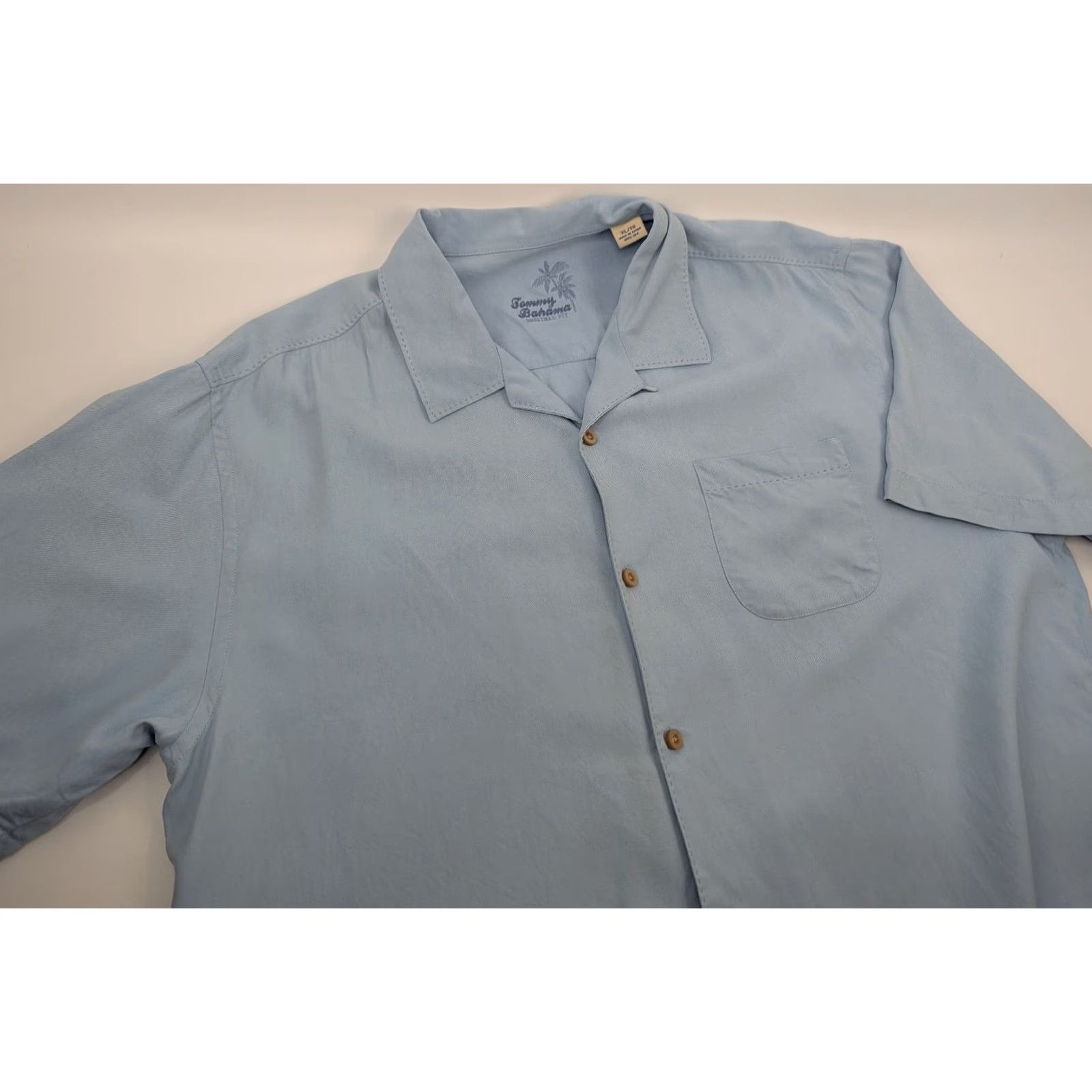 Tommy Bahama Tommy Bahama Silk Original Fit Camp Shirt Light Blue Men’s XL Silk Button-Up Shirt Split Collar Beach Casual Size US XL / EU 56 / 4 - 2 Thumbnail