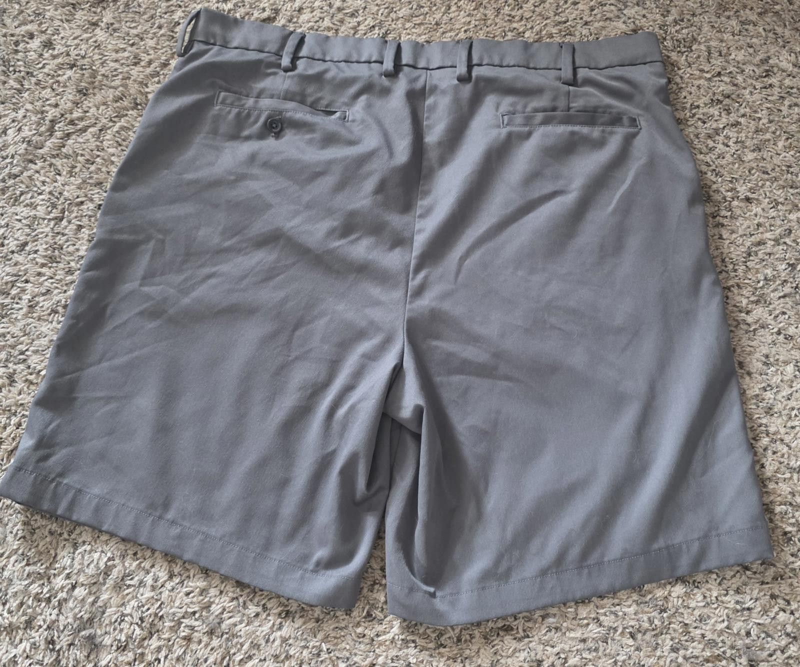 Other Amazon Essentials Mens Shorts Size 40 Gray Flat Front Chino Size US 40 / EU 56 - 4 Thumbnail