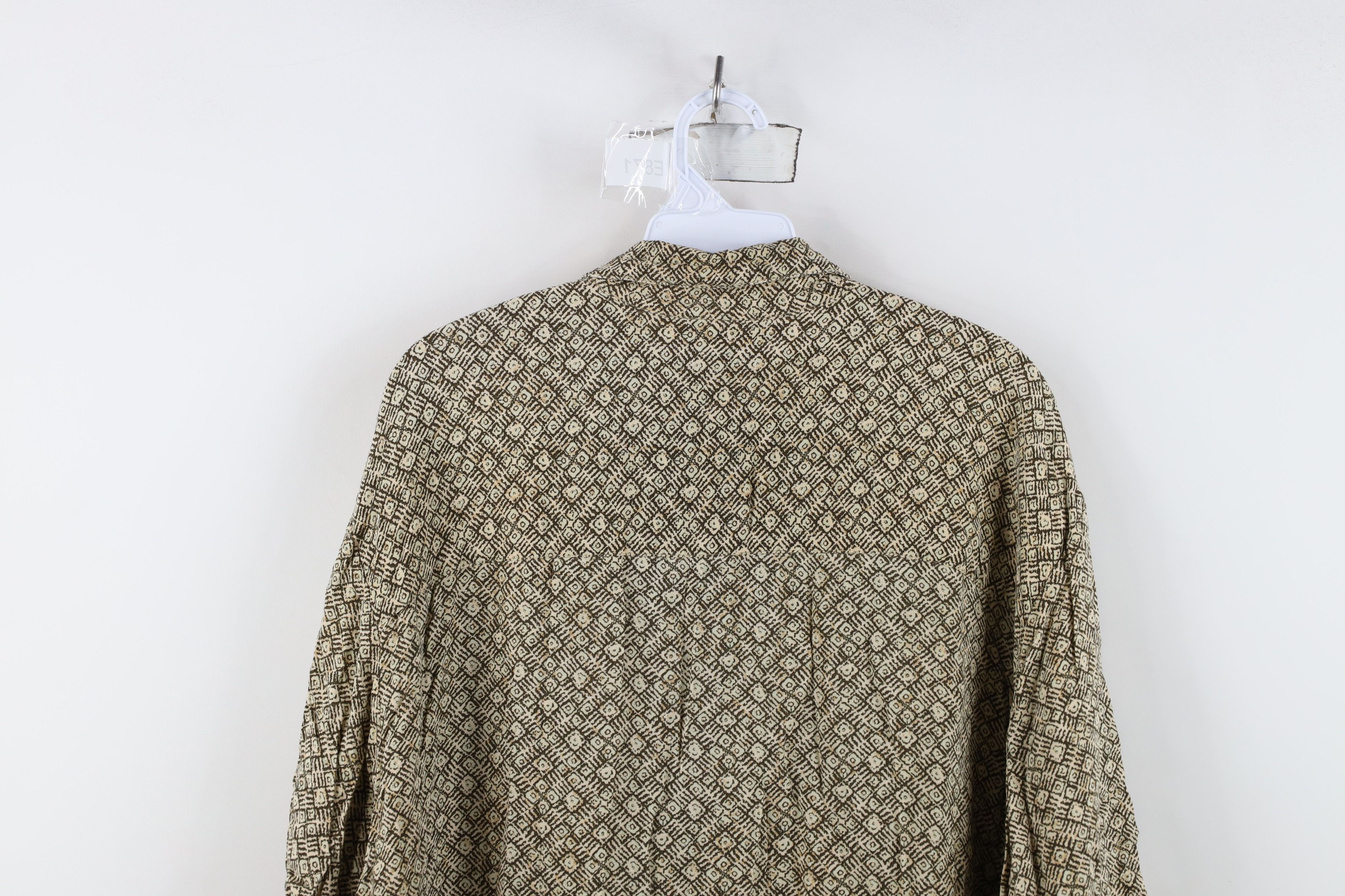 Vintage Vintage 90s Streetwear Rayon Geometric Collared Button Shirt Size US XL / EU 56 / 4 - 10 Thumbnail