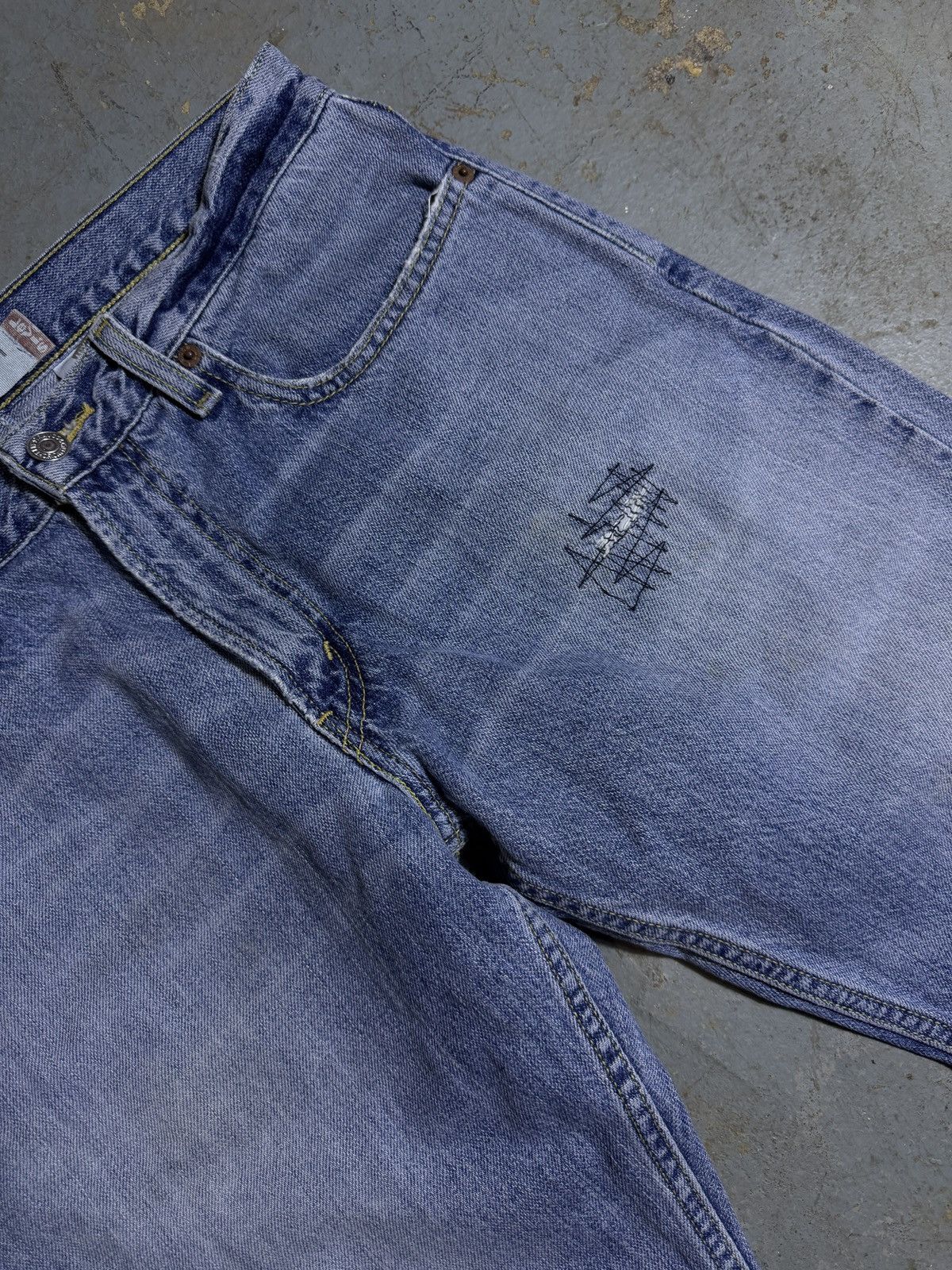 Levi's Vintage Distressed Levi’s with Patchwork Details Size US 32 / EU 48 - 3 Thumbnail