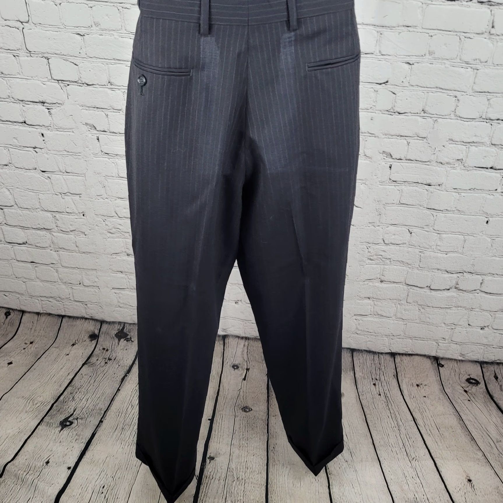 Jos. A. Bank Black Wool Pinstriped 2 Piece Suit Set Blazer 40R Pants 32x31 Classic Mens