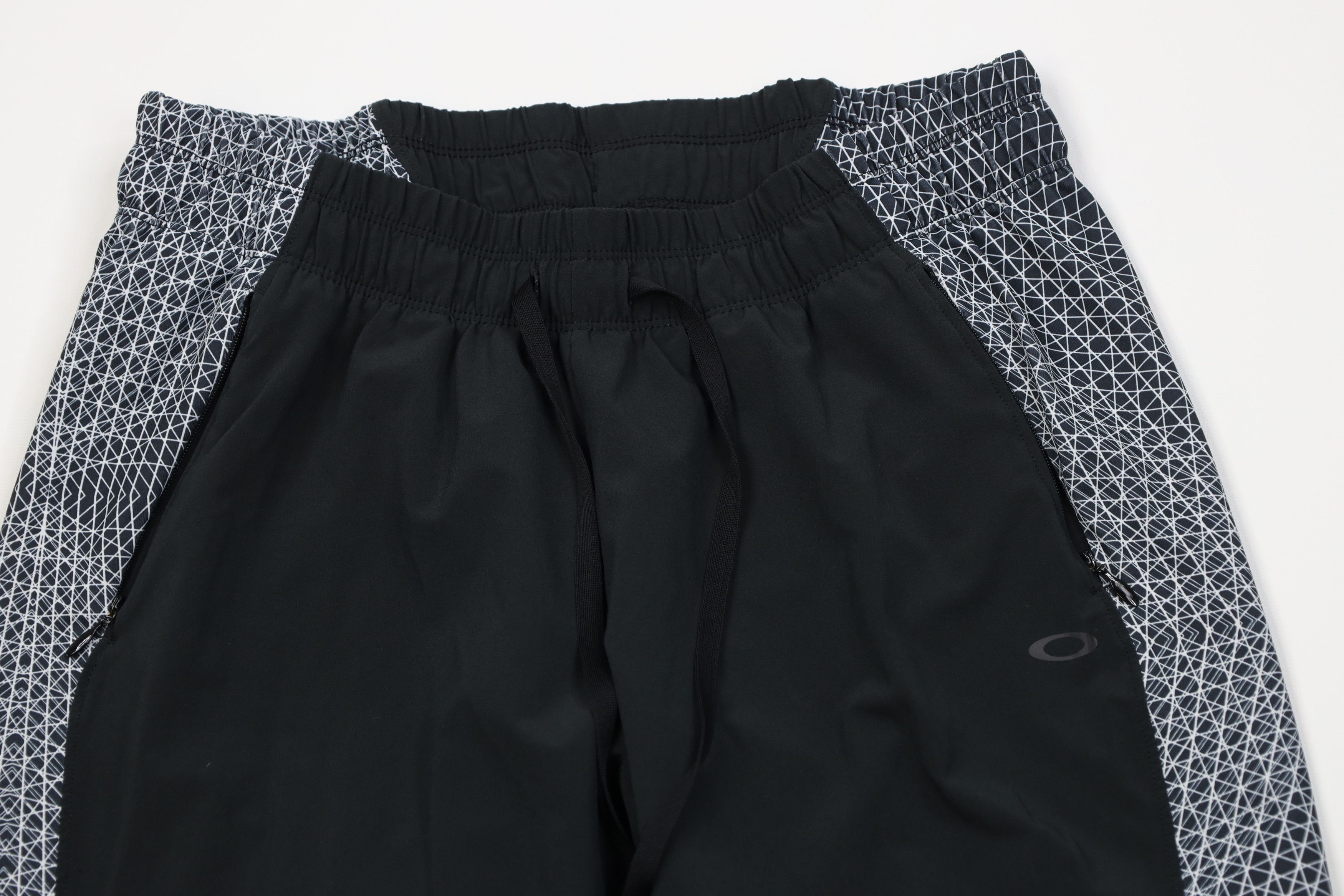 Oakley Vintage Y2K Oakley O Logo Geometric Tapered Leg Pants Black Size US 32 / EU 48 - 2 Thumbnail