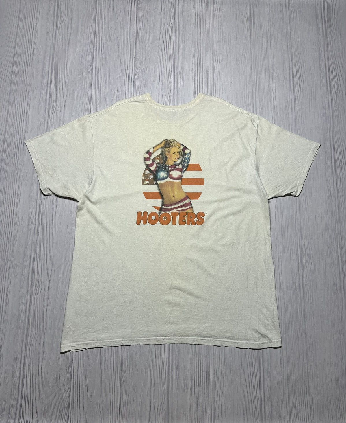 Vintage Vintage Hooters USA Girl Babe T-Shirt Y2K Size US XXL / EU 58 / 5 - 1 Thumbnail