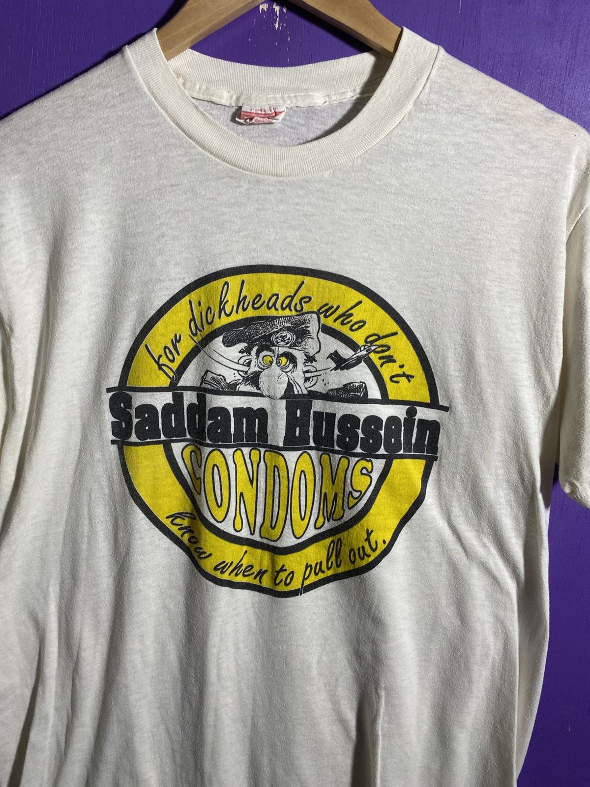 Vintage Vintage 90s Saddam Hussein condoms t-shirt Size US M / EU 48-50 / 2 - 3 Thumbnail