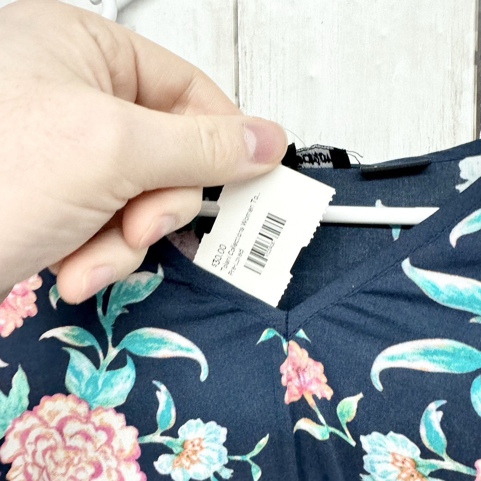 Other Tolani Collection Floral Top Medium V-Neck Long Sleeve Modal Size M / US 6-8 / IT 42-44 - 4 Thumbnail