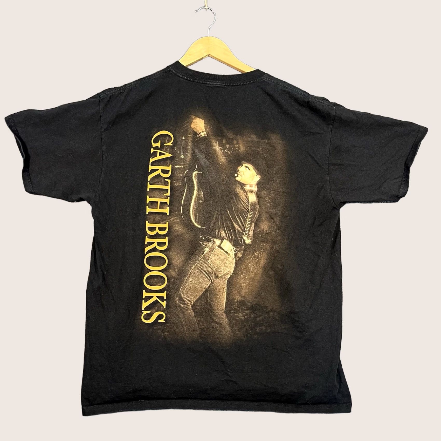 Brooks Vintage Hanes Beefy Garth Brooks Shirt XL LA Firefighters Concert 2008 Y2K Country Graphic Mens Regular Short Sleeve Black Size US XL / EU 56 / 4 - 1 Thumbnail