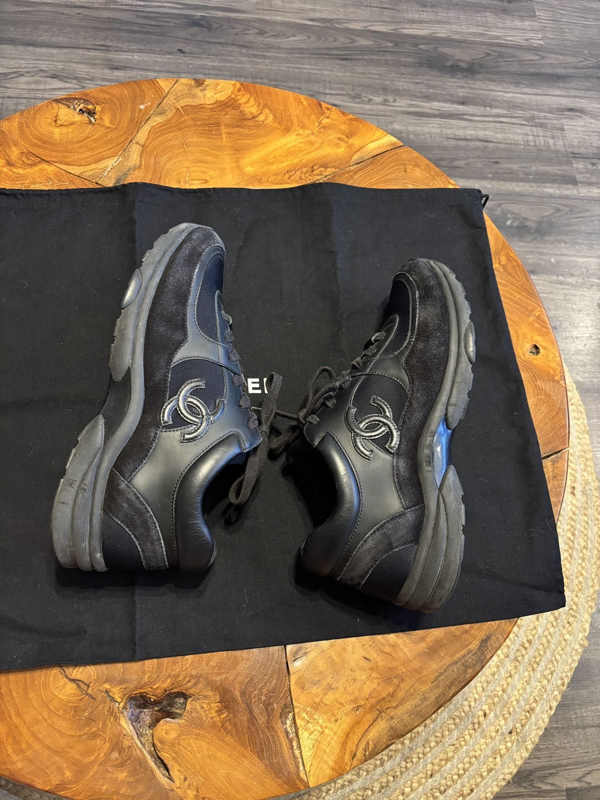 Chanel Chanel CC logo suede leather sneakers Size US 9 / EU 42 - 9 Thumbnail