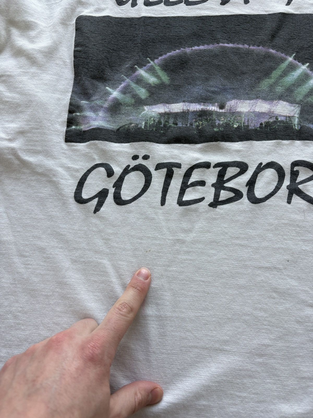 Vintage Vintage 90s Ullevi Goteborg Graphic Tee Boxy Cropped Size US L / EU 52-54 / 3 - 9 Thumbnail