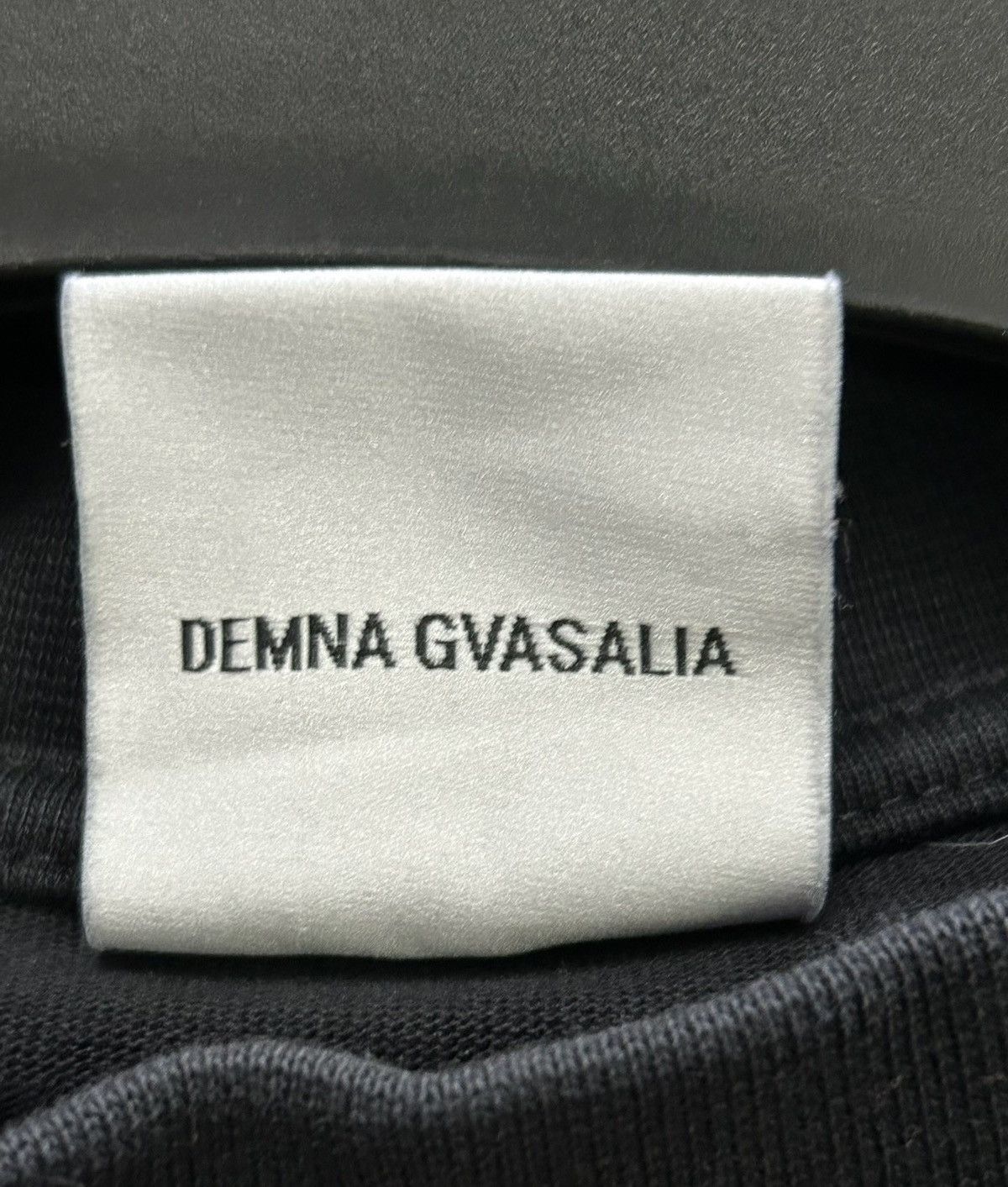 Vetements VETEMENTS Anti-War Patch Runway Short Sleeve T-shirt Size US S / EU 44-46 / 1 - 7 Thumbnail
