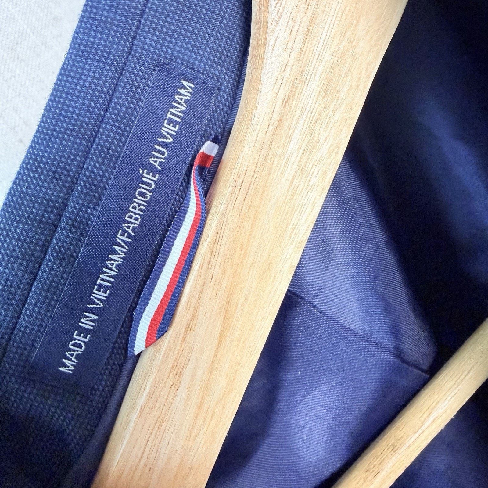 Tommy Hilfiger Tommy Hilfiger Navy Blazer 42R – Classic Two-Button Jacket Size 42R - 6 Thumbnail