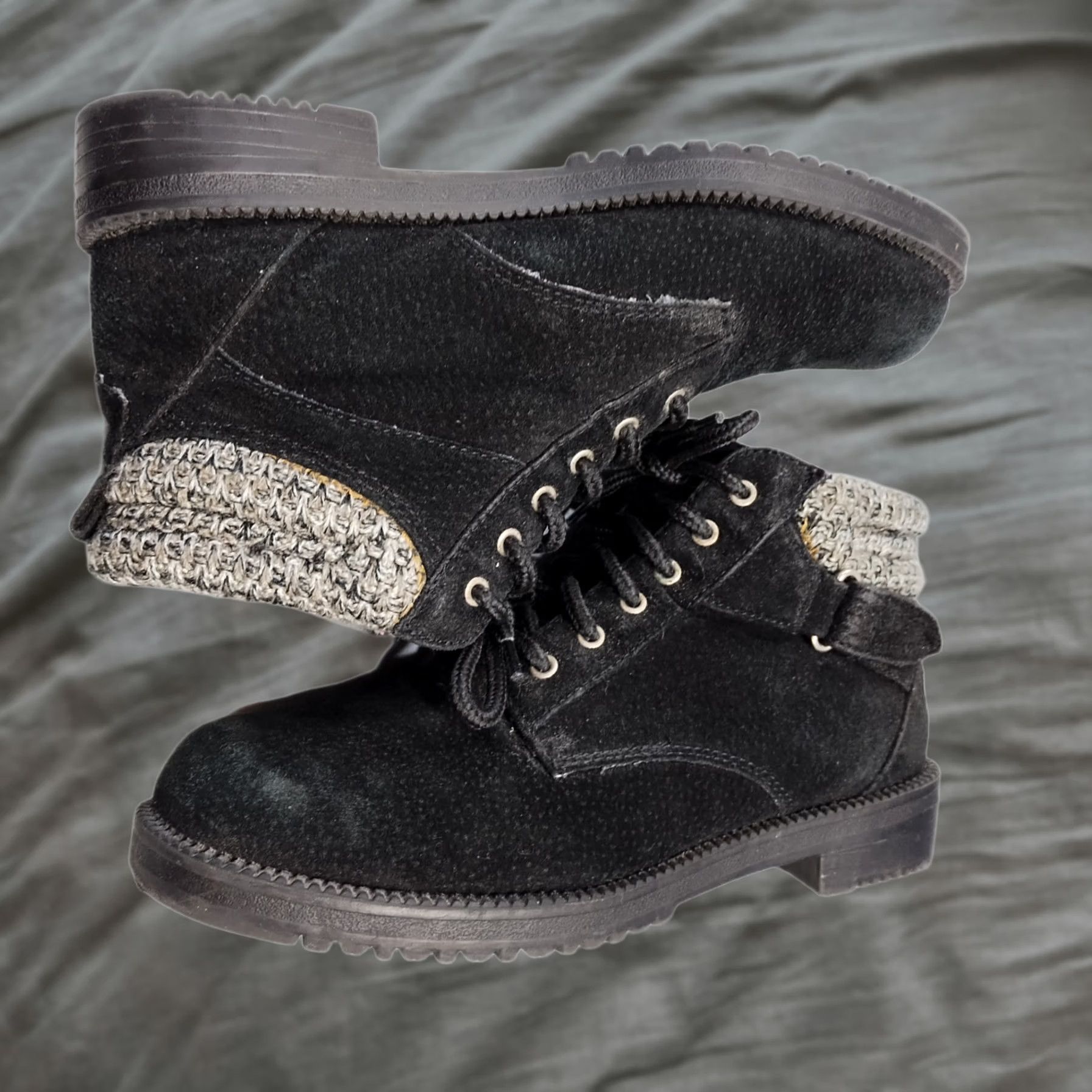 Vintage Predictions Ankle Boots Womens Size 7.5 Black Leather Round Toe Lace Up Boot Size US 8 / IT 38 - 1 Thumbnail