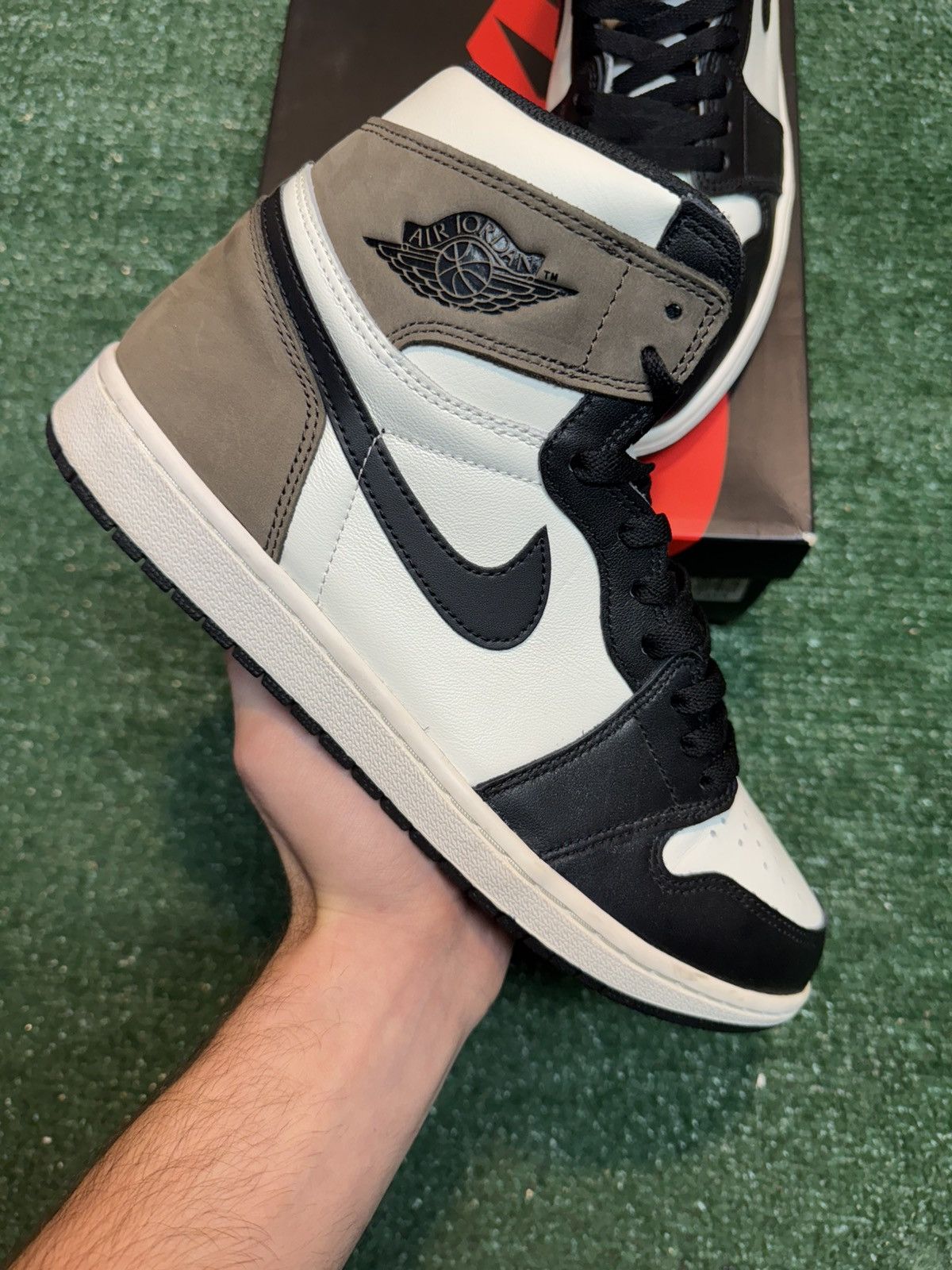 Jordan Brand Jordan Retro 1 Dark Mocha Size 11.5 Size US 11.5 / EU 44-45 - 1 Thumbnail