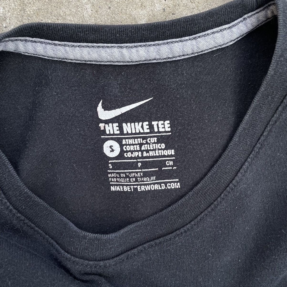 Vintage Vintage T-shirts Nike Air Sickness Big Logo Y2K 00s Size US S / EU 44-46 / 1 - 8 Thumbnail