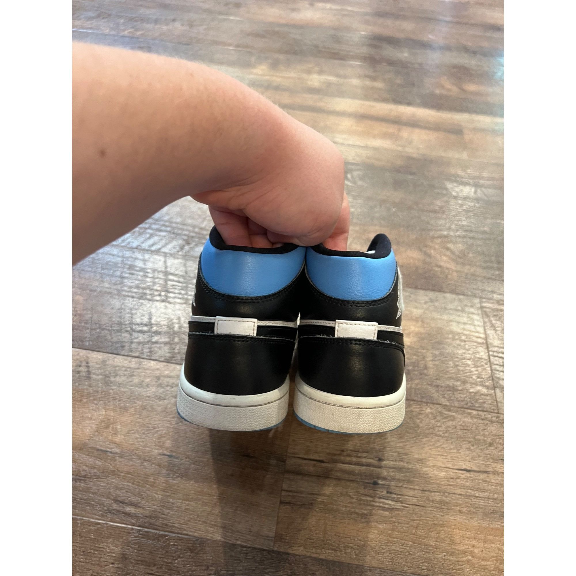Nike Nike Air Jordan 1 Mid University Blue BQ6472-102 Women's Siz Size US 7 / IT 37 - 2 Thumbnail