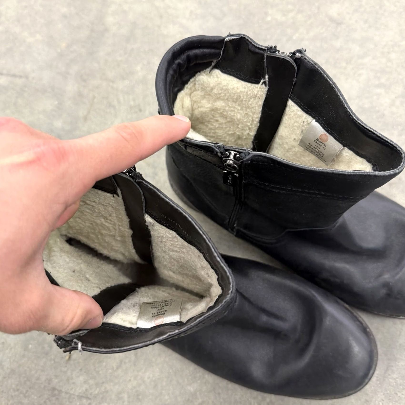 Blondo Blondo Mens Ankle Boots Leather Black Sherpa Lined Size 12 W Western Boots Mens Shoes Leather Black Sherpa Lined Blondo Ankle Boots Size US 12 / EU 45 - 4 Thumbnail