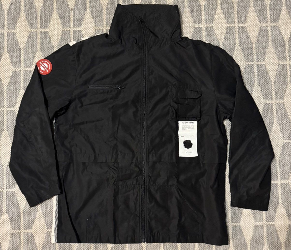 Vision Streetwear Le Trottoir Graphic Twill Back & Black Nylon Jacket Size US L / EU 52-54 / 3 - 1 Thumbnail