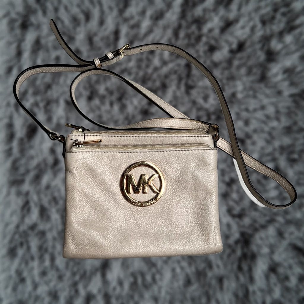 Michael Kors Michael Kors Fulton Crossbody Bag Vanilla Pebbled Leather OD-1409 MK Logo Purse Small Women Crossbody Bag Size ONE SIZE - 1 Thumbnail