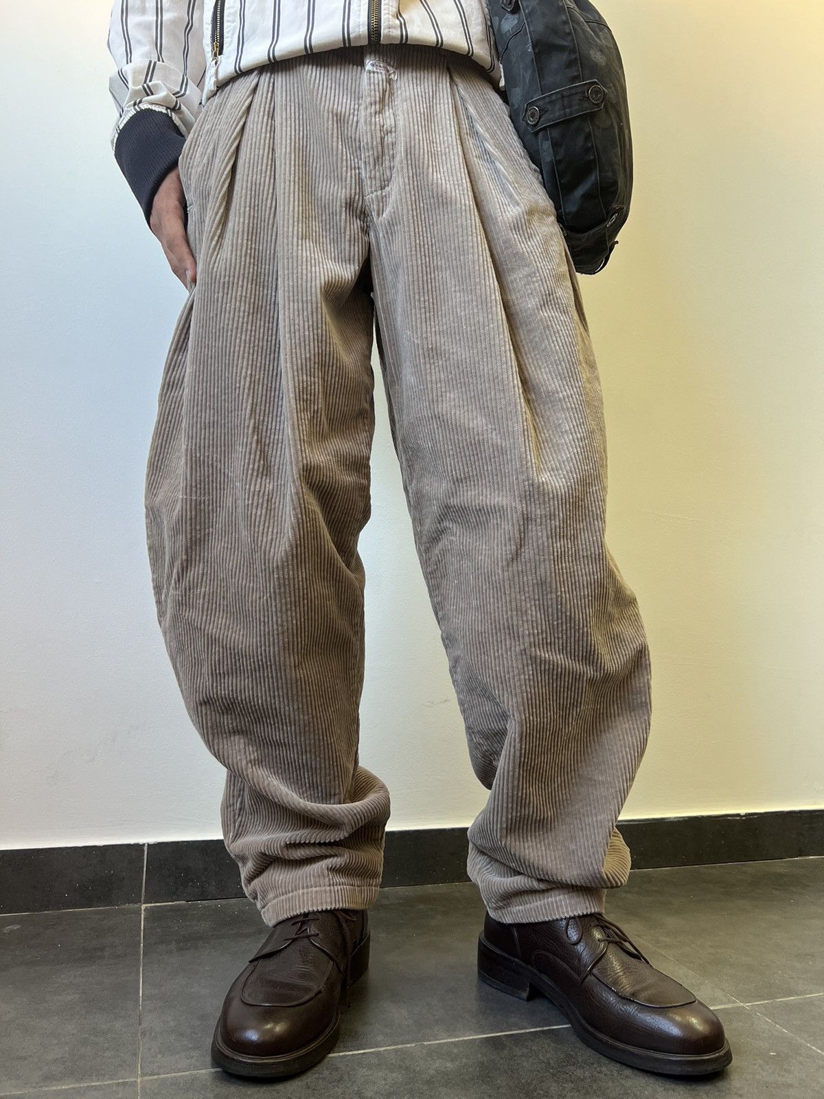 Marithe + Francois Girbaud Marithe Francois Girbaud Corduroy Pant Made in Japan Size US 32 / EU 48 - 1 Thumbnail