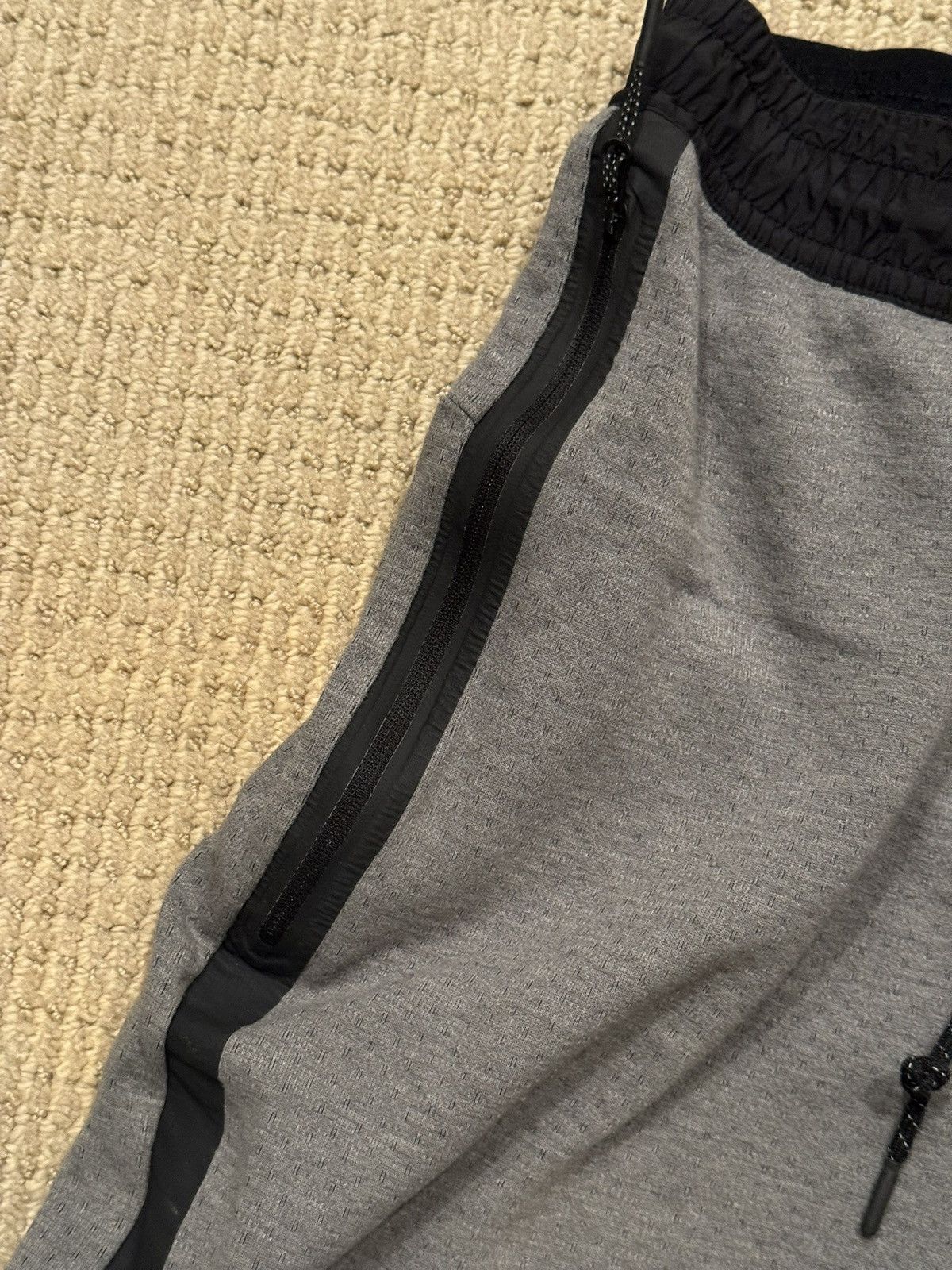 Nike Nike Shorts with Zipper Pockets Size US 32 / EU 48 - 4 Thumbnail