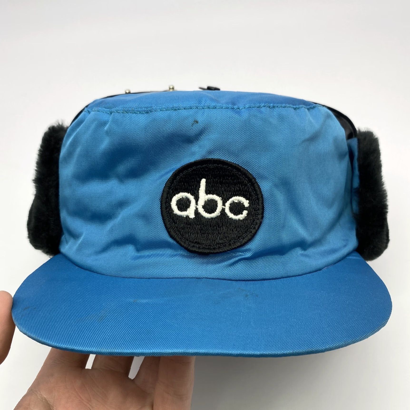 Vintage VINTAGE 60s ABC OLYMPICS CAST CREW INSULATED EAR FLAP HAT ONE SIZE BLUE UNISEX ADULTS Size ONE SIZE - 2 Thumbnail