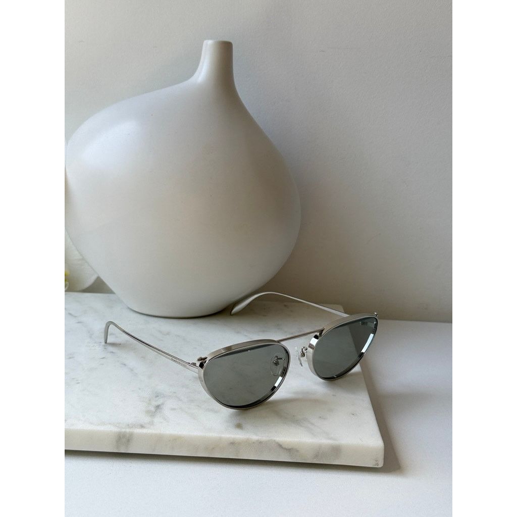 Alexander McQueen NEW Alexander McQueen AM0424S Silver Cat Eye Sunglasses Size ONE SIZE - 3 Thumbnail