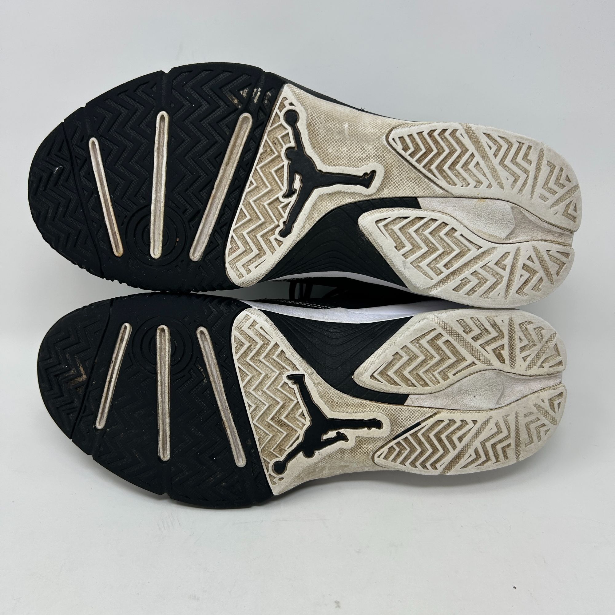 Nike Nike Air Jordan Court Vision 99 Black/White Sz 10.5 616777 Size US 10.5 / EU 43-44 - 10 Thumbnail