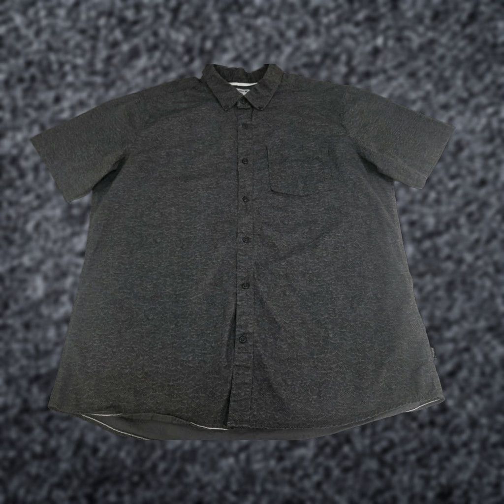 Hurley Hurley Mens Short Sleeve Button-Up Classic Fit Shirt Grey XL Ocean Wave Pattern Pocket Logo Button-Down Collar Casual Travel 48 in Chest Size US XL / EU 56 / 4 - 1 Thumbnail