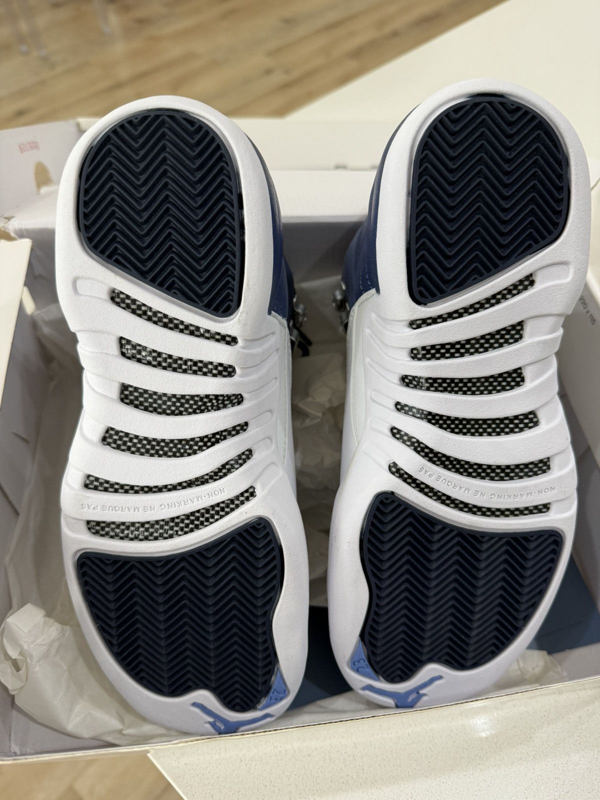 Jordan Brand Air Jordan Retro 12 SE (GS) Size US 6.5 / EU 39-40 - 4 Thumbnail