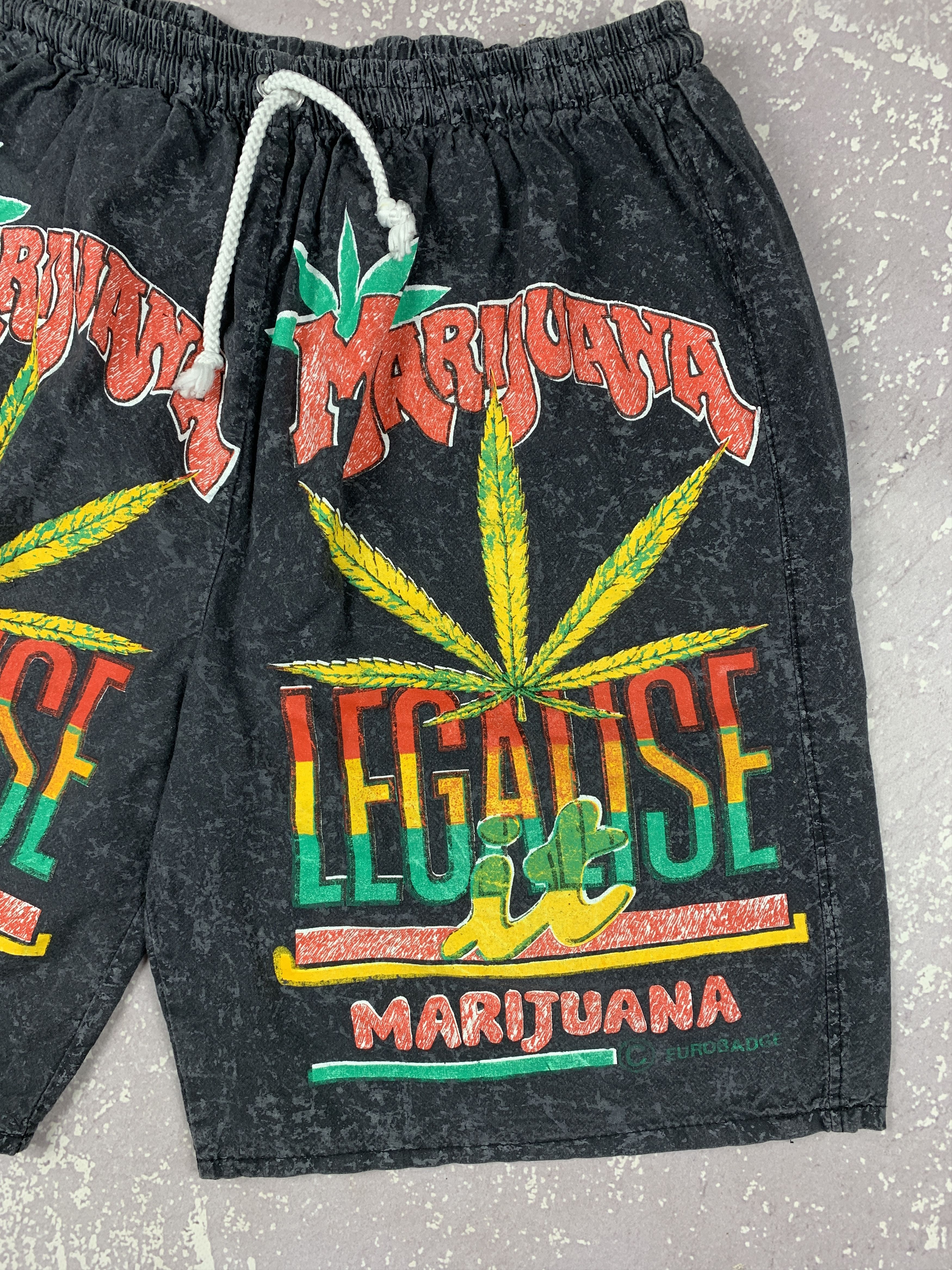 Vintage Vintage RARE Marijuana Weed 4/20 Legalize Shorts Size US 34 / EU 50 - 2 Thumbnail