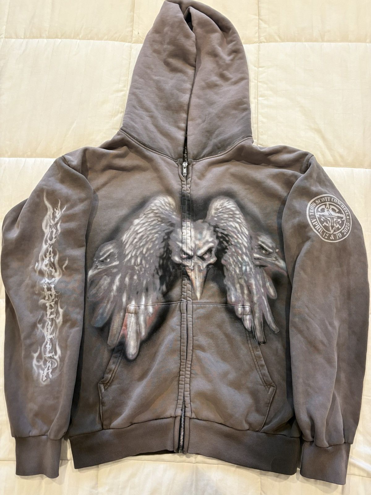 Travis Scott Travis Scott Coachella ‘25 Birds Zip-Up Hoodie Size US M / EU 48-50 / 2 - 1 Thumbnail
