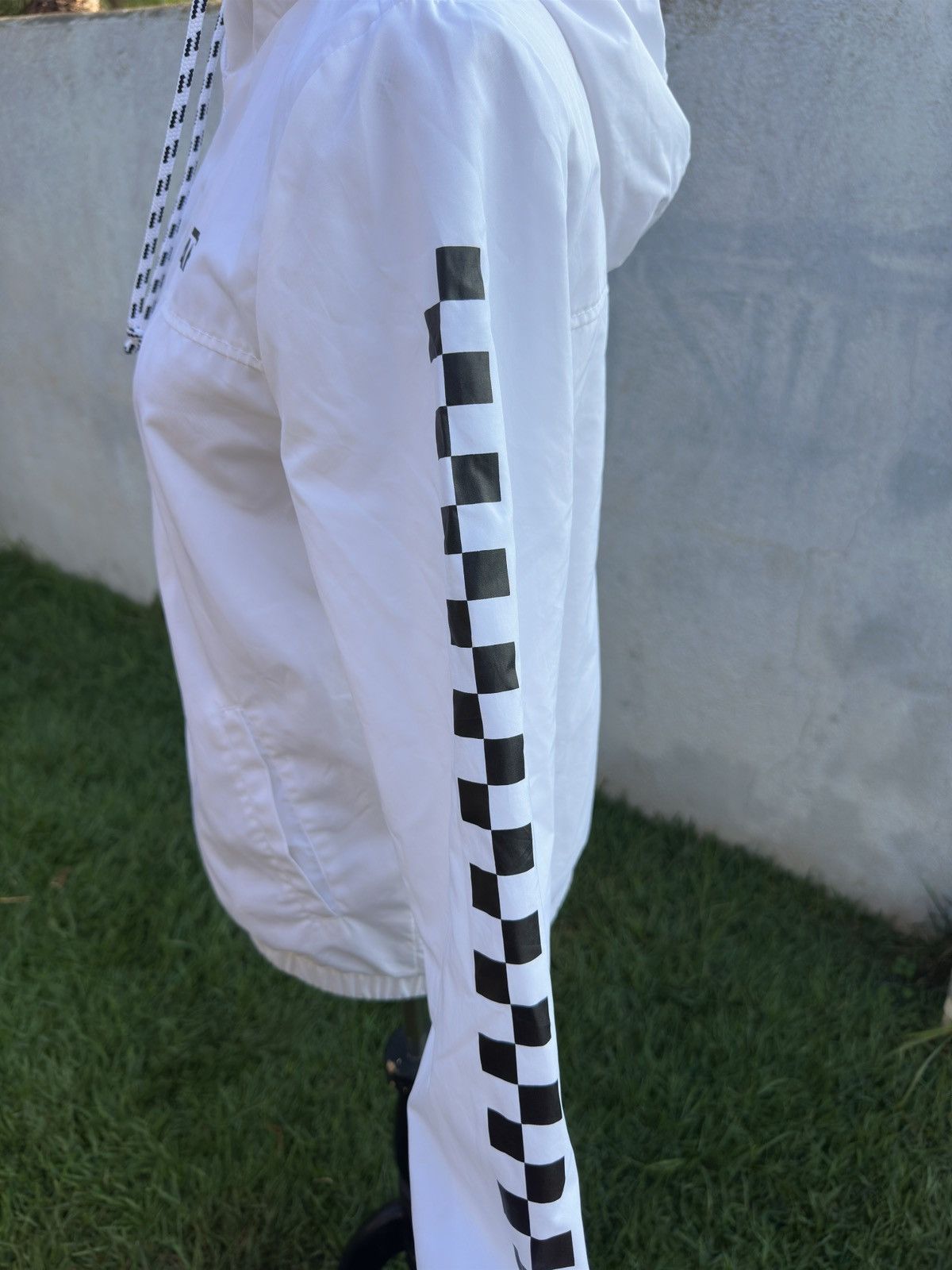Vans Vans Women's S White Checkered Logo Windbreaker Hooded Size S / US 4 / IT 40 - 3 Thumbnail