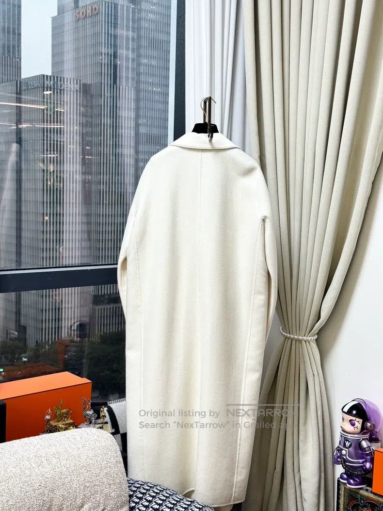 Hermes Hermes Classic White Cashmere Leather Patch Long Sleeve Co Size XS / US 0-2 / IT 36-38 - 3 Thumbnail