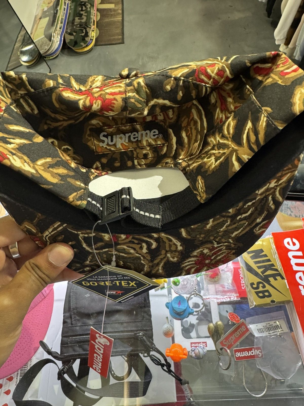 Goretex × Supreme Supreme Cap 18AW GORE-TEX Flower Print Black Total Pattern Size ONE SIZE - 2 Thumbnail