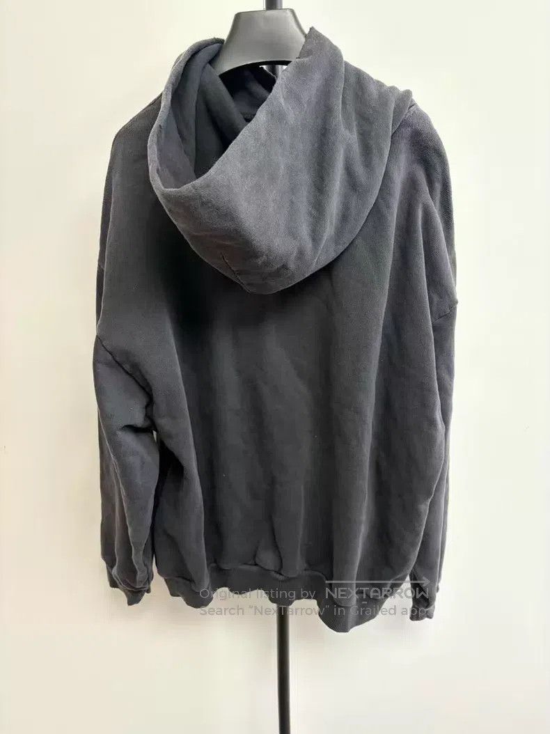 Balenciaga Balenciaga Logo Emblem Hooded Long Sleeve Sweatshirt Size US M / EU 48-50 / 2 - 2 Thumbnail