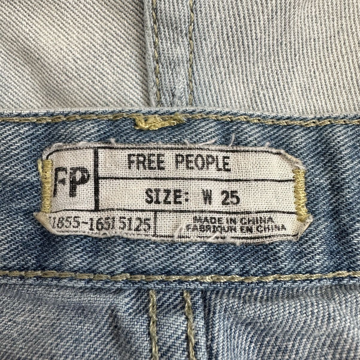 Free People Free People Boho Distressed Zip-Fly Denim Jean Shorts Size 25" / US 0 / IT 36 - 10 Thumbnail
