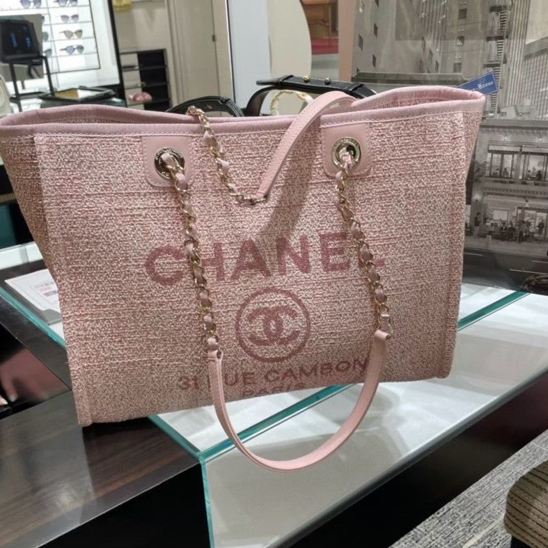 Chanel Pre-loved Bag Very good condition Size ONE SIZE - 1 Thumbnail