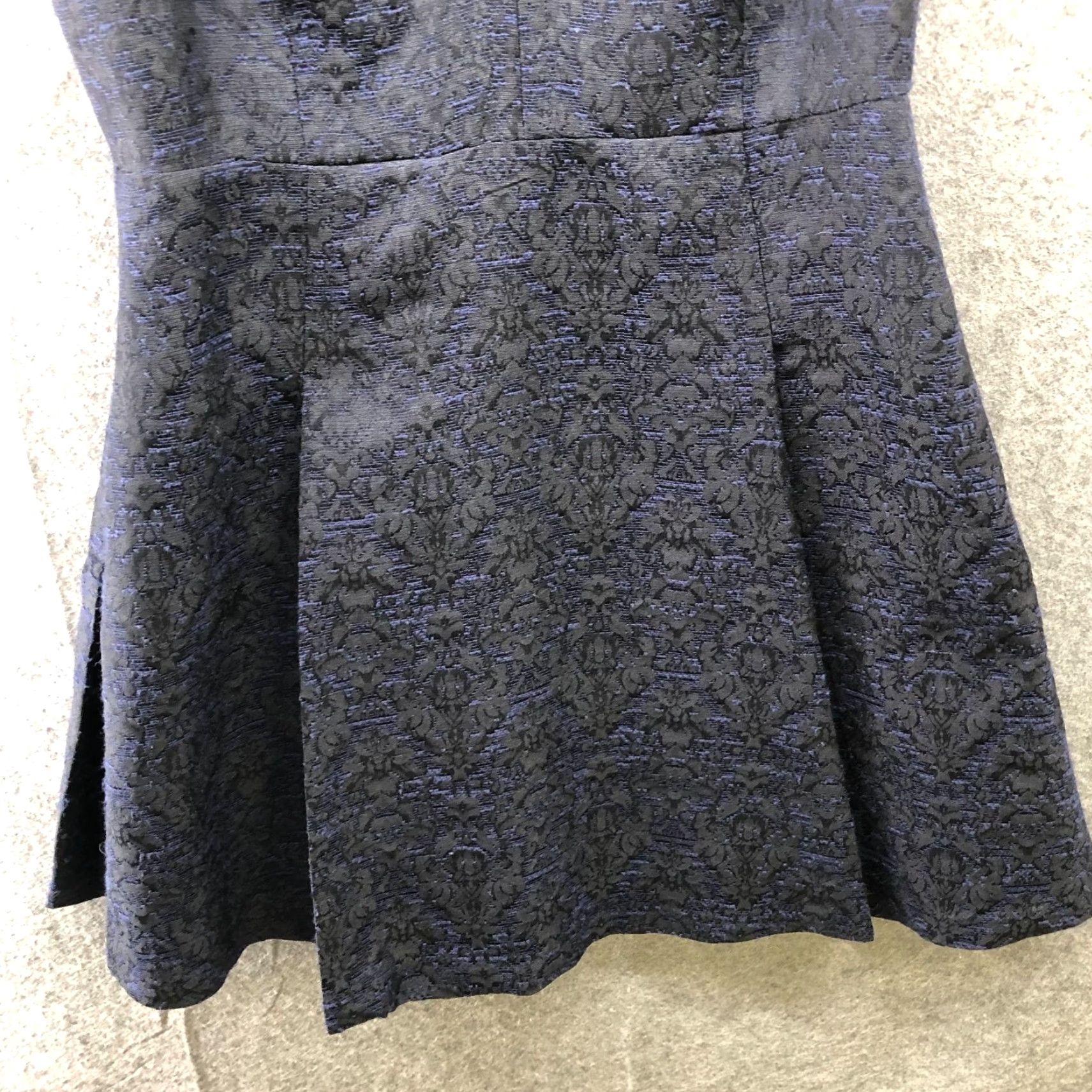 Banana Republic Banana Republic Dress Sleeveless Pleated Jacquard A-Line Navy Blue 8 V-Neck Knit Polyester Blend Womens Size M / US 6-8 / IT 42-44 - 4 Thumbnail