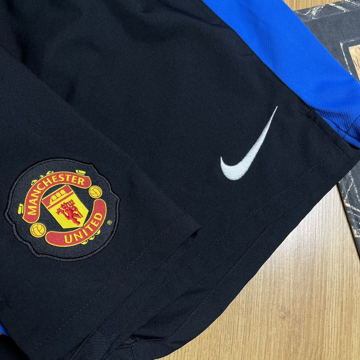 Nike Manchester United shorts Nike soccer Size US 31 - 2 Thumbnail