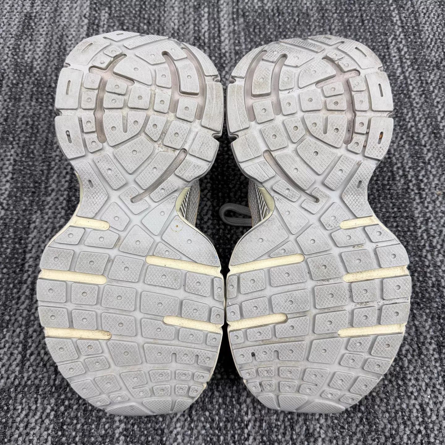 Balenciaga Balenciaga 3XL Distressed Dad Shoe Light Beige 40 Size US 7 / EU 40 - 6 Thumbnail