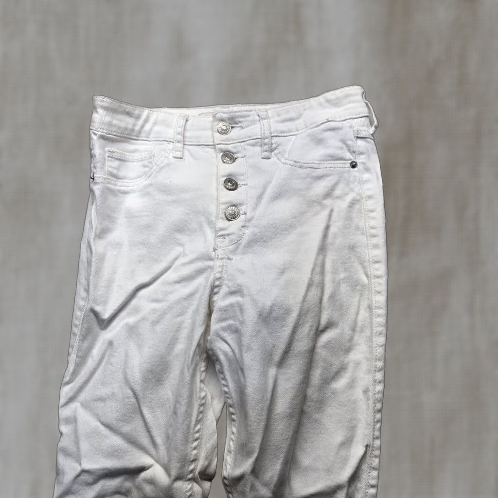 Abercrombie & Fitch Abercrombie & Fitch Solid White Skinny Denim Pants Womens 2 Waist 26 Inseam 30 Button Front Flat Front Ankle 30 Size 26" / US 2 / IT 38 - 1 Thumbnail