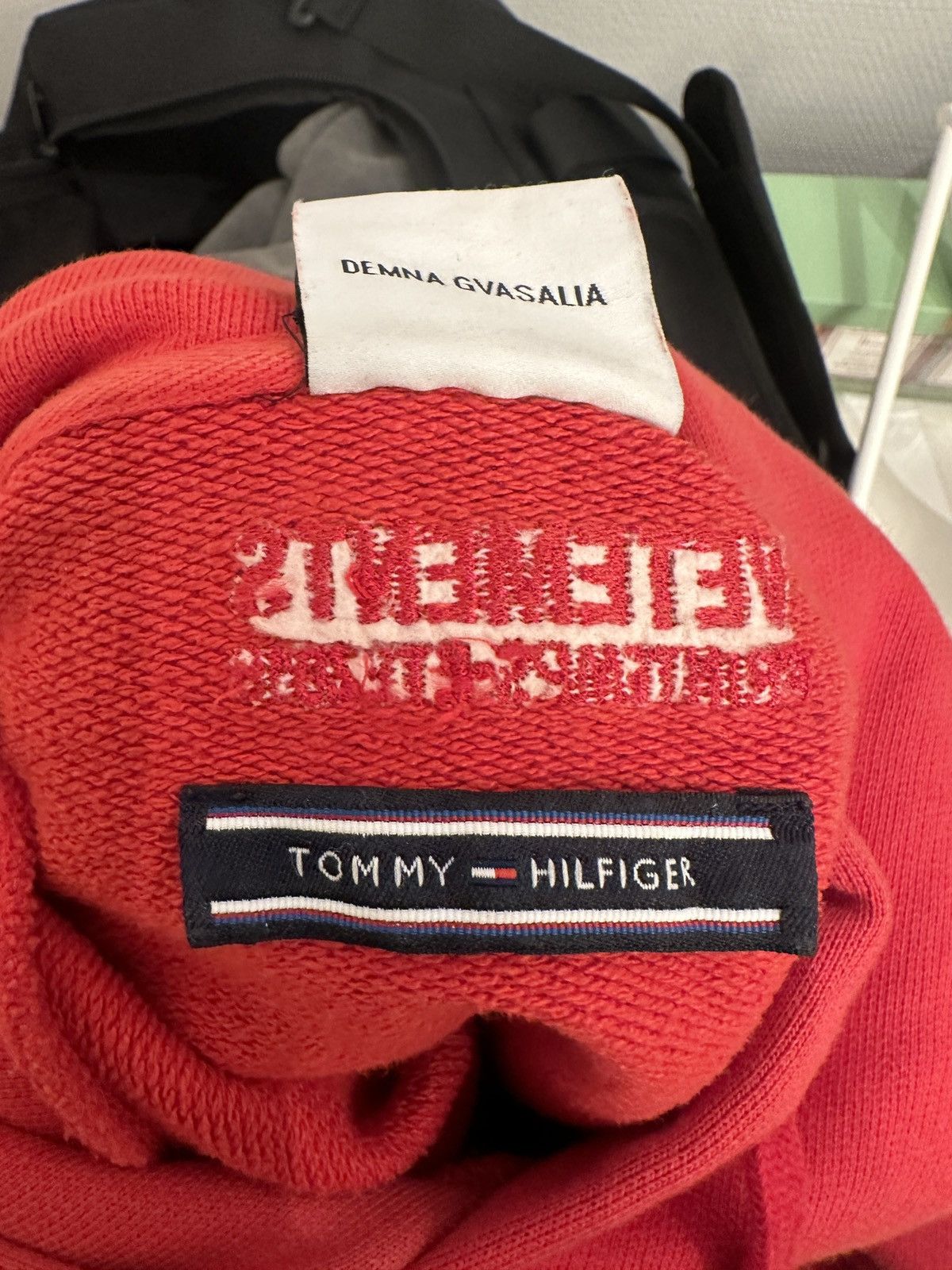 Tommy Hilfiger × Vetements Vetements x Tommy Hilfiger Layered Hoodie Size US S / EU 44-46 / 1 - 11 Thumbnail