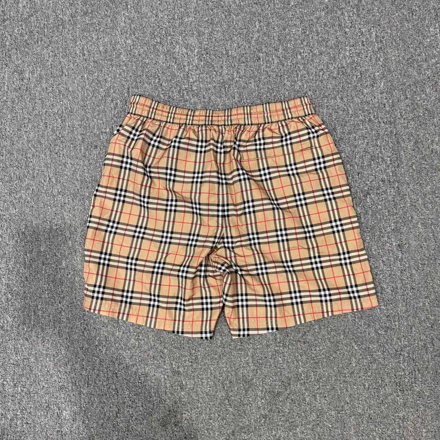 Burberry Burberry Check Short M 99 New Size 27" / US 4 / IT 40 - 2 Thumbnail