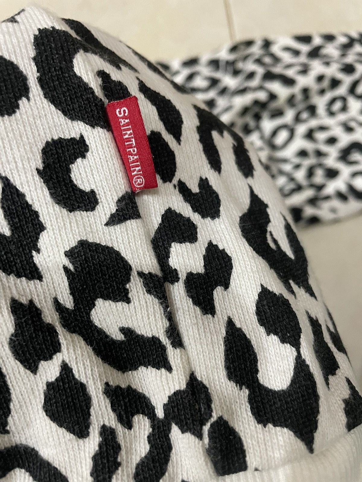 Japanese Brand LEOPARD PRINT HOOD - WHITE Size ONE SIZE - 5 Thumbnail